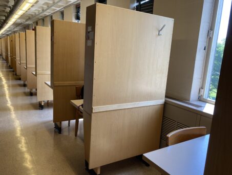 Individual wooden study carrels - Click on this picture to reserve this room.